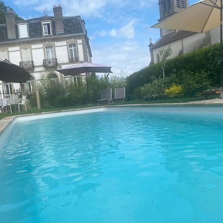 Le Chateau De Monthureux Le Sec Esterno foto