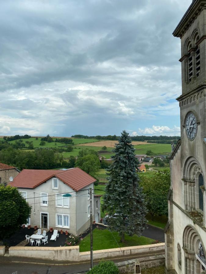 Le Chateau De Monthureux Le Sec Esterno foto