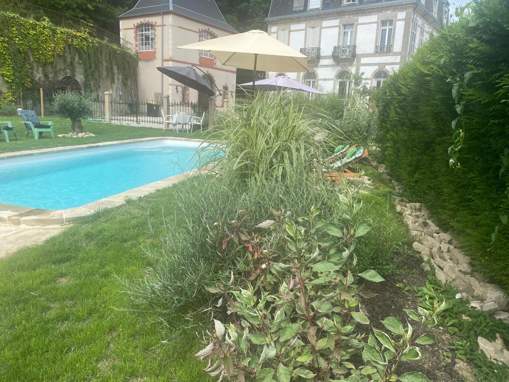 Le Chateau De Monthureux Le Sec Esterno foto